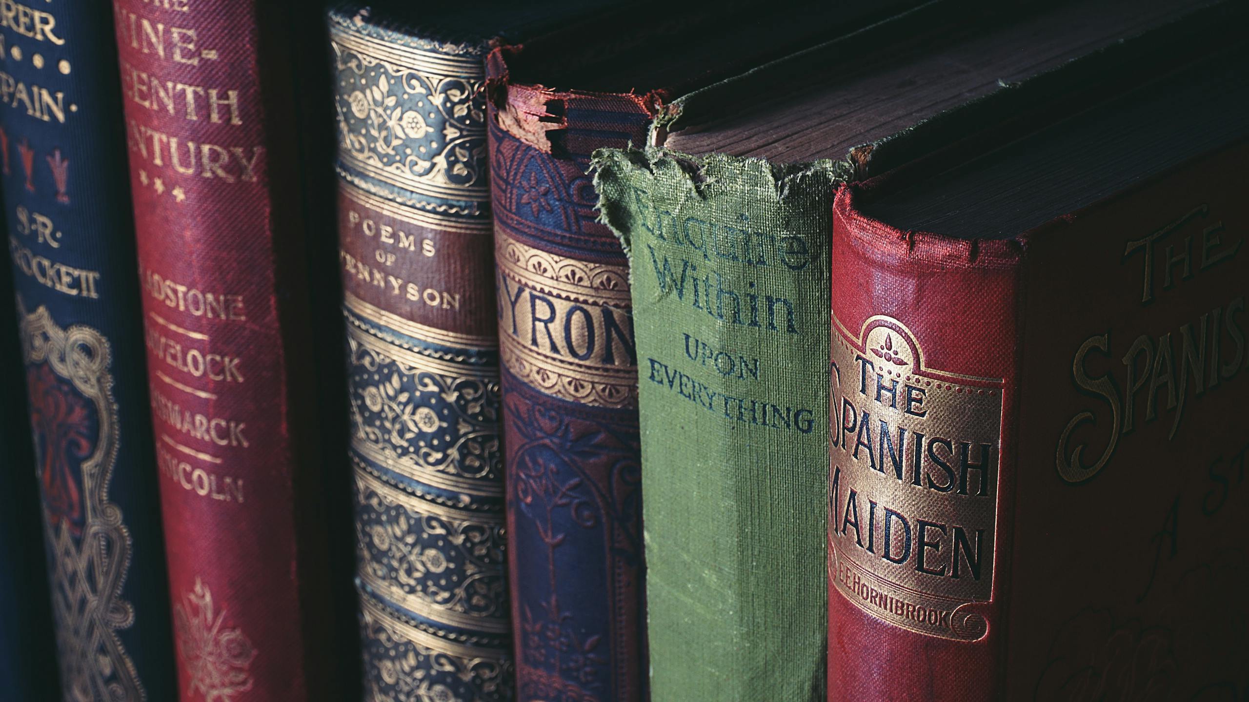 Classic book to start reading, a book list by Smell The Page